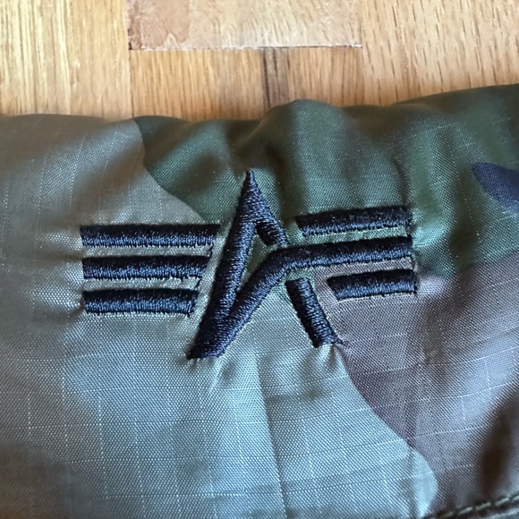 Alpha Industries Camo Down Puffer Jacket - Picture 10 of 11